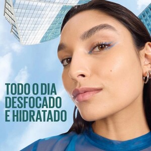 MAYBELLINE PORELESS 7